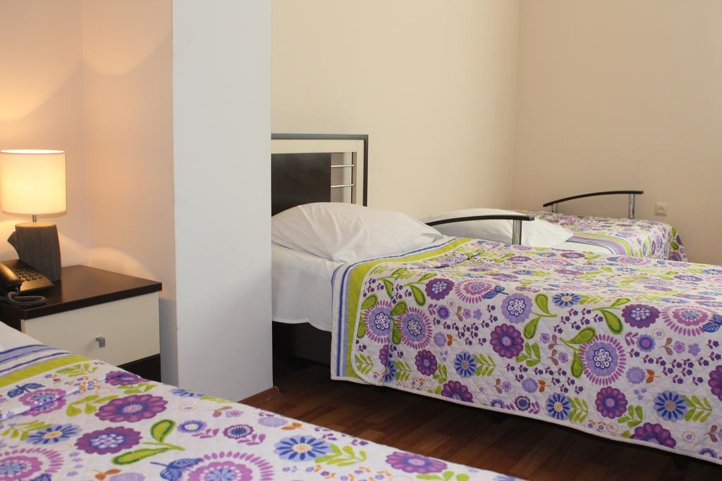 Max Comfort Hotel Kutaisi Pokoj fotografie