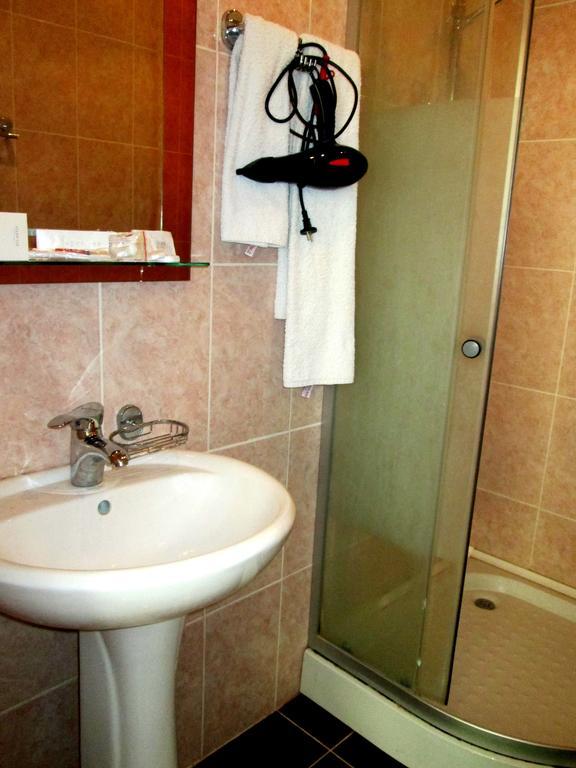 Max Comfort Hotel Kutaisi Pokoj fotografie