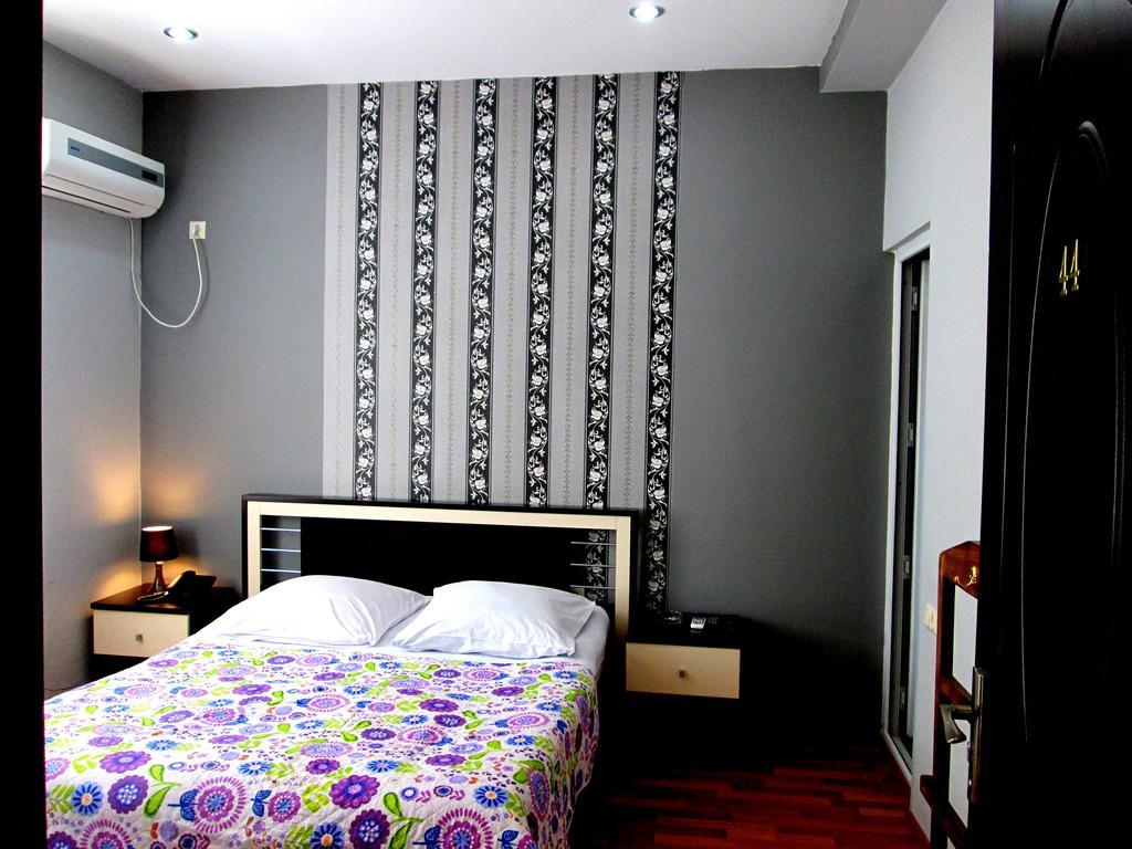 Max Comfort Hotel Kutaisi Pokoj fotografie