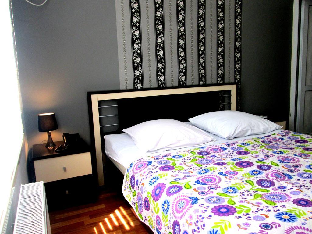 Max Comfort Hotel Kutaisi Pokoj fotografie