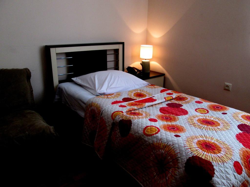Max Comfort Hotel Kutaisi Pokoj fotografie